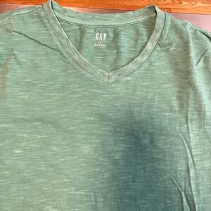 GAP Men's Short Sleeve Tee in Forest Green
